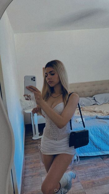 Emma Carri / emma.carrie nude photo #28