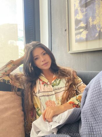 Emma / emma_55 nude photo #15