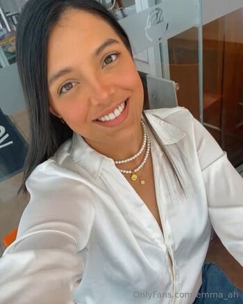 Social Media Influencer EMMA Dentis / emma_ah / andreah_emma nude photo #9