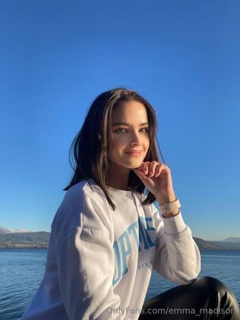 𝐄𝐦𝐦𝐚 𝕪𝕠𝕦𝕣 𝕝𝕚𝕥𝕥𝕝𝕖 𝕘𝕚𝕣 / emma_madison nude photo #22