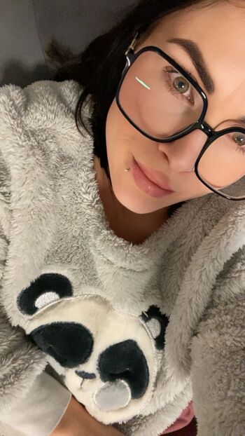 Emma / emmafischerr nude photo #9