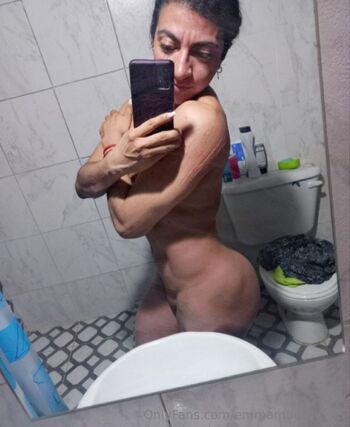 emm / emmamurphy365 nude photo #16