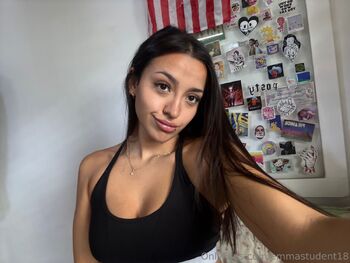 Emm / emmastudent18 nude photo #16