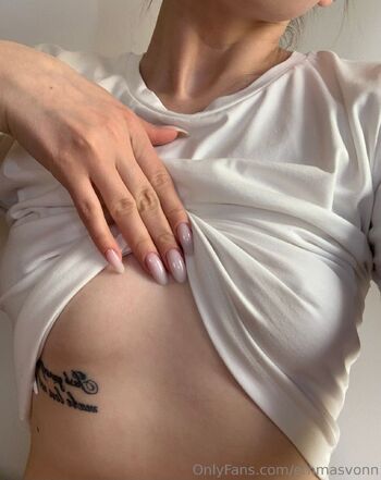 Emm / emmasvonn nude photo #16