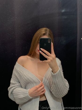 Emm / emmasvonn nude photo #25