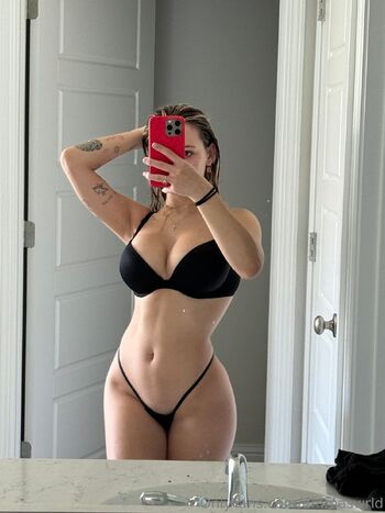 Emma / emmaswrld nude photo #30