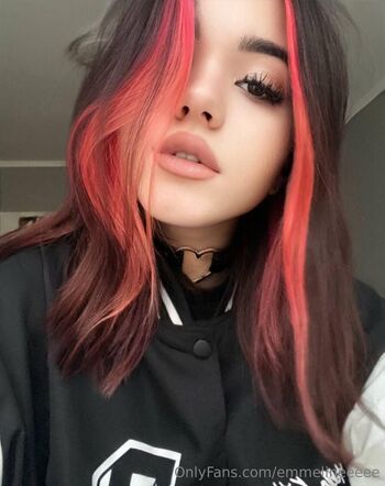 Emmeline / emmelineeeee nude photo #18