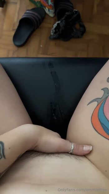 Emmi / emmiefree nude photo #6
