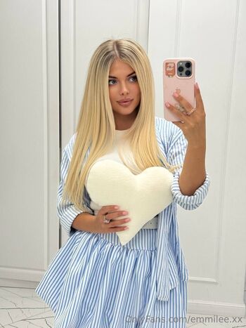 Emily MAXIM Cover Mus / emmilee.xx / emmilee.xx1 nude photo #1