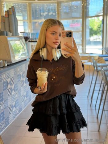 Emily MAXIM Cover Mus / emmilee.xx / emmilee.xx1 nude photo #9