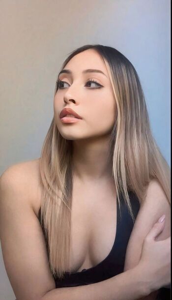 Emm / emmmas / emmas.e nude photo #7