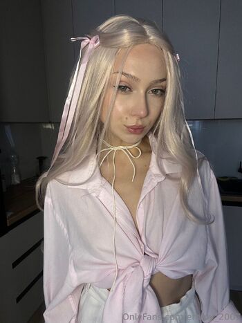 Emmy / emmy_2007 nude photo #17