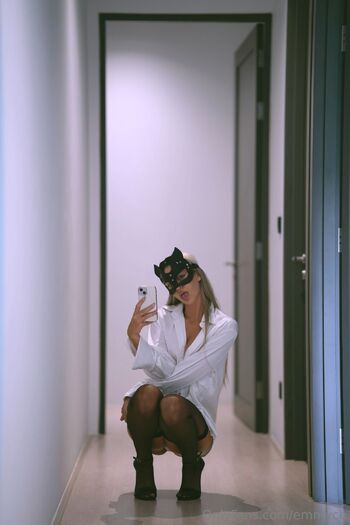 Emm / emmycb / emmyliekristian / emmykrisst nude photo #15