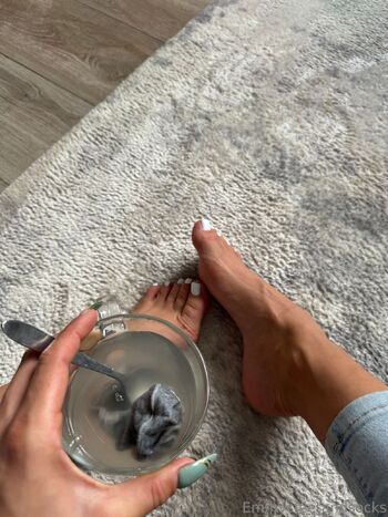 Emmysfeetandsock / emmyfeetandsocks nude photo #35
