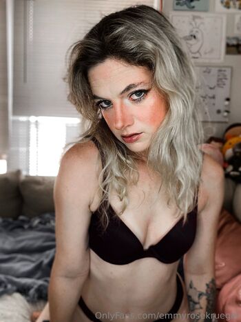 Emil / emmyrosekrueger nude photo #4