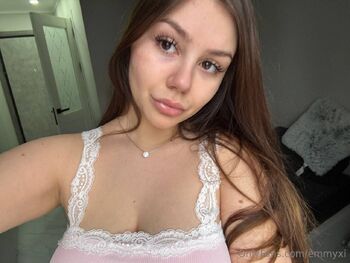 𝐸𝓂𝓎 / emmyxi nude photo #9