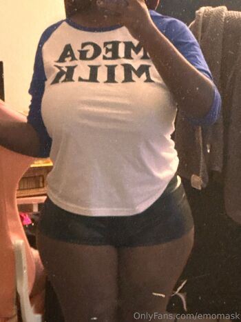 Purple / emomask nude photo #18