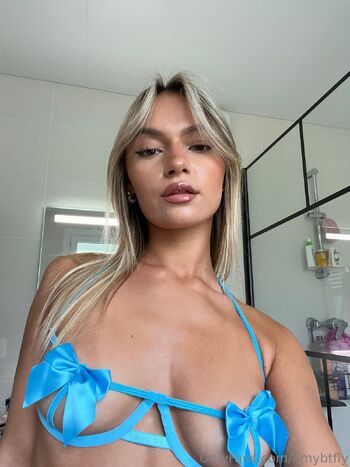 Emy / emybtfly nude photo #36
