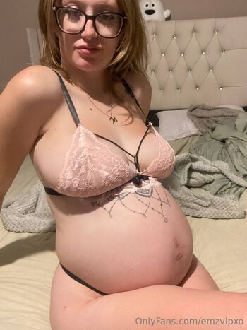 Emz / emzvipxo nude photo #2