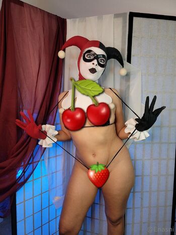 Enasn / enasni nude photo #1