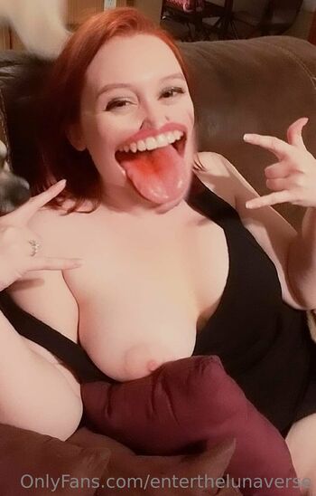 Lun / enterthelunaverse nude photo #1