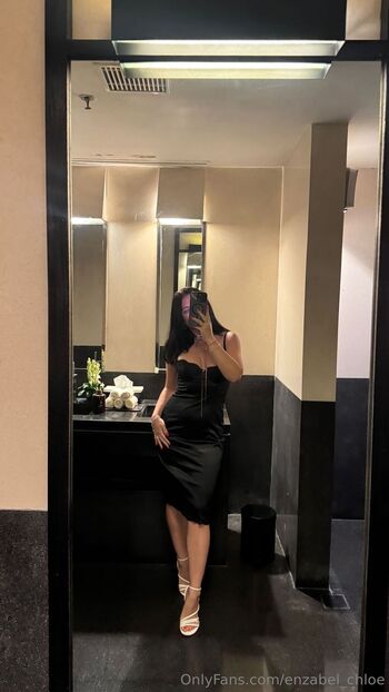 enzabel_chlo / enzabel_chloe / enza.perniciaro / enzaperniciaro nude photo #5