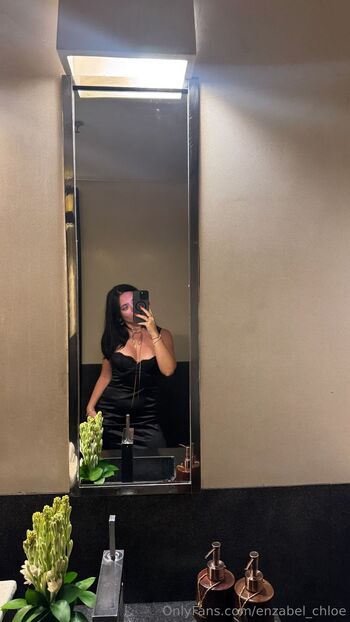 enzabel_chlo / enzabel_chloe / enza.perniciaro / enzaperniciaro nude photo #6