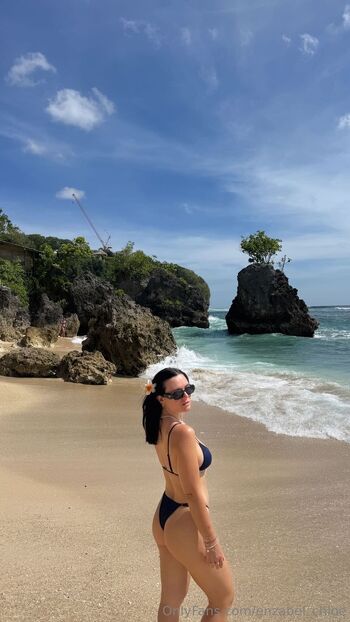 enzabel_chlo / enzabel_chloe / enza.perniciaro / enzaperniciaro nude photo #10