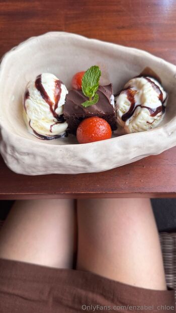 enzabel_chlo / enzabel_chloe / enza.perniciaro / enzaperniciaro nude photo #13