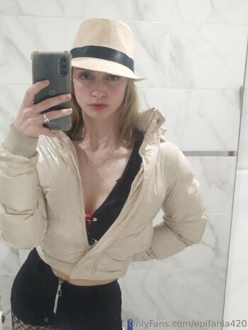 Epifaní / epifania420 nude photo #12