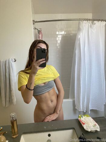 Emily Ros / epixemily nude photo #6