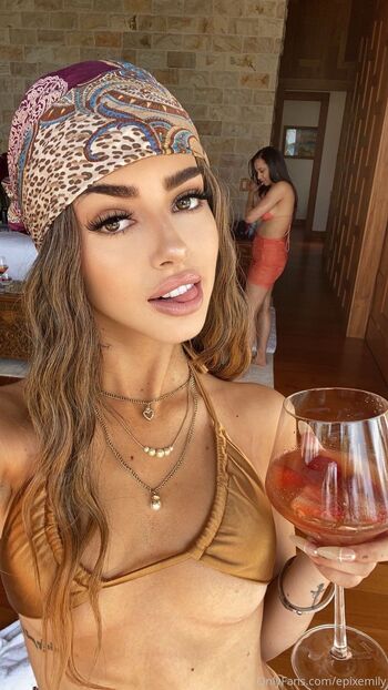 Emily Ros / epixemily nude photo #7