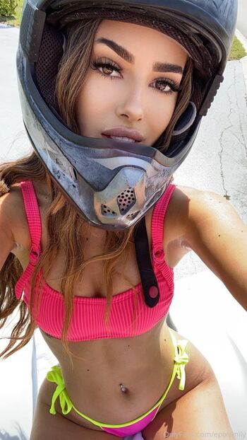 Emily Ros / epixemily nude photo #8