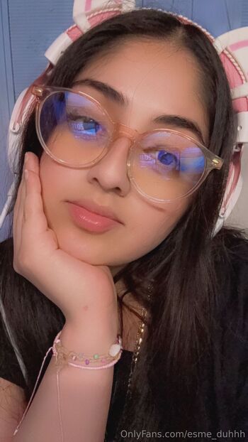 Esmerald / esme_duhhh nude photo #1