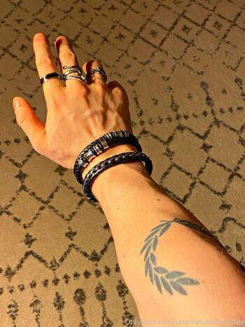 Axe / esperacchiusfree nude photo #17