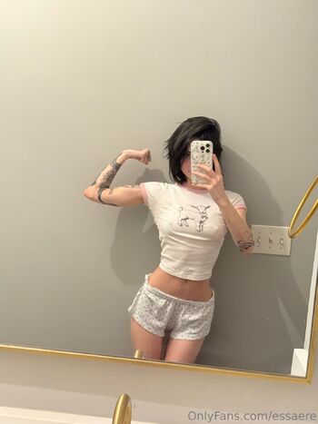 ess / essaere nude photo #22