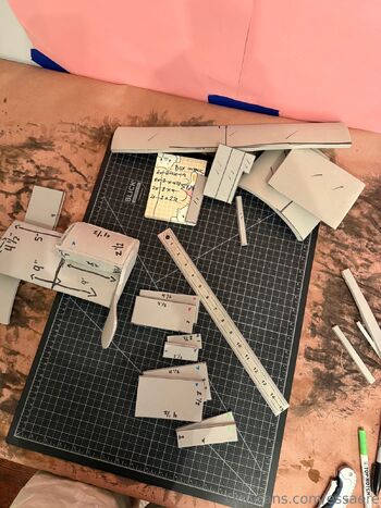 ess / essaere nude photo #25