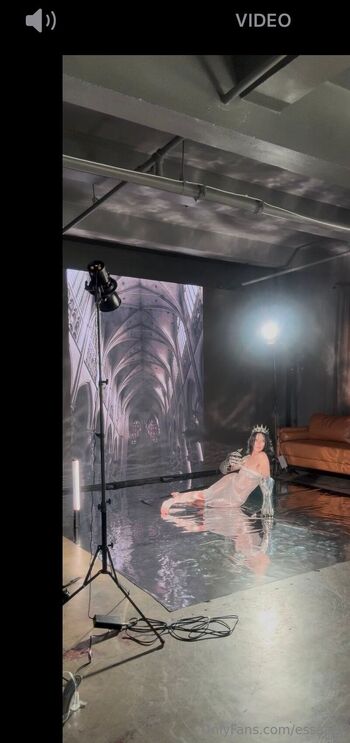 ess / essaere nude photo #29