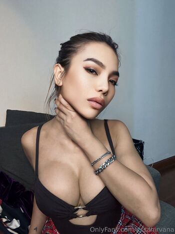 Essa Nirvan / essanirvana nude photo #7