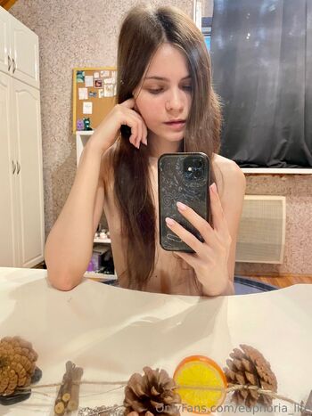 Moll / euphoria_life nude photo #5