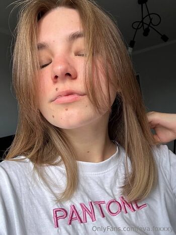 Eva / eva.foxxxy nude photo #11