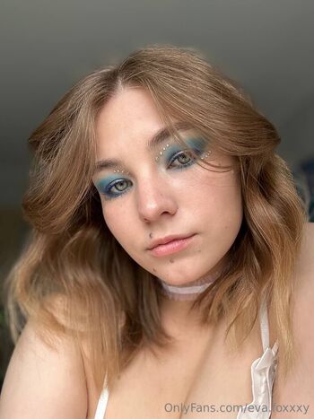 Eva / eva.foxxxy nude photo #18