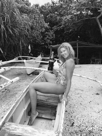 OnlyFans / eva_flame nude photo #11