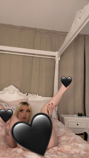 Eva Viole / evaaviolettt nude photo #3