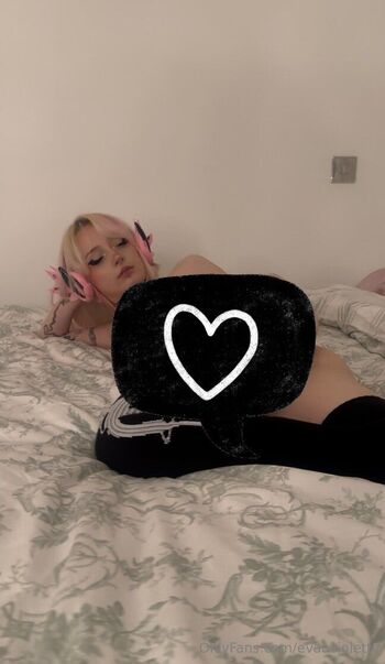 Eva Viole / evaaviolettt nude photo #9