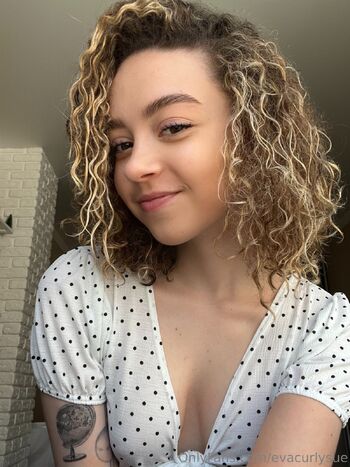 Curly Su / evacurlysue nude photo #15
