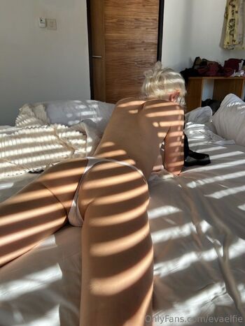 Eva Elfi / evaelfie nude photo #14