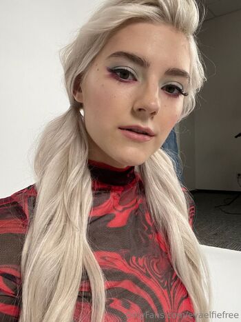 Eva Elfie Ur favorite lovely elf / evaelfiefree nude photo #9