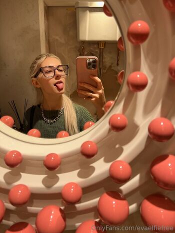 Eva Elfie Ur favorite lovely elf / evaelfiefree nude photo #10