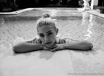 Eva Elfie Ur favorite lovely elf / evaelfiefree nude photo #22